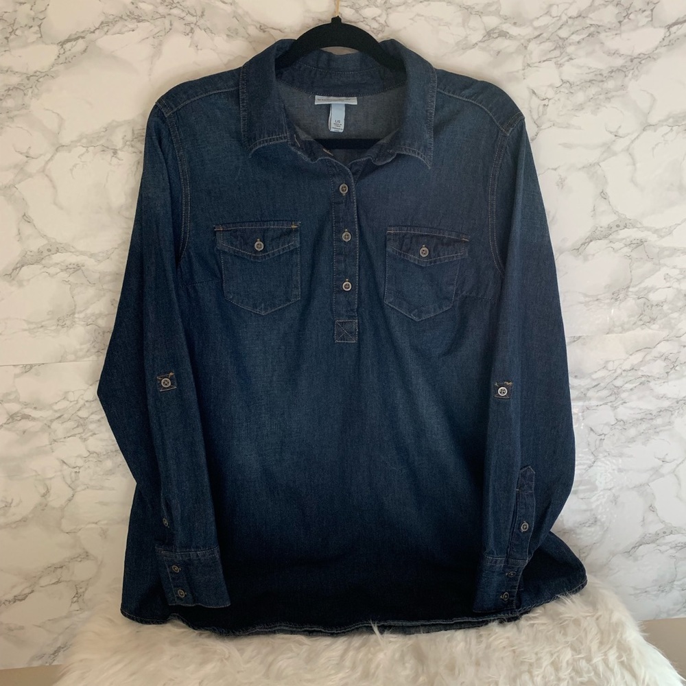 LIZ LANGE MATERNITY—JEAN HALF BUTTON UP/LG